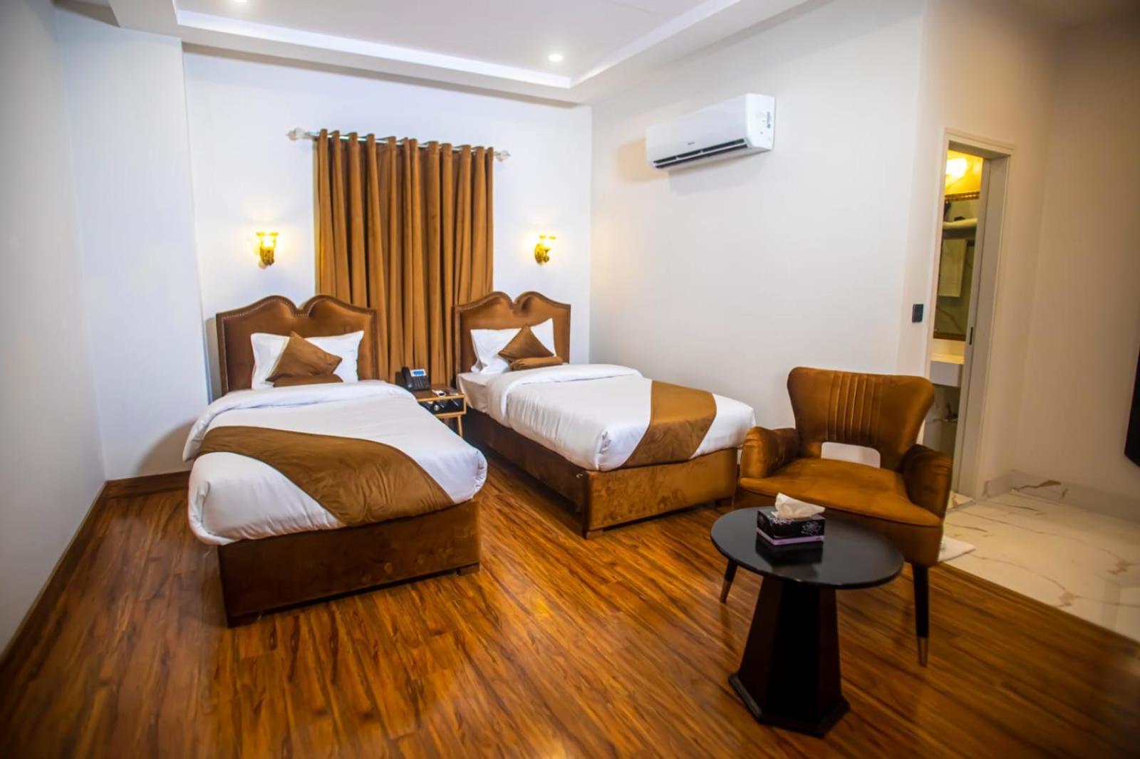 The Rich Hotel & Apartments Lahore Exterior photo