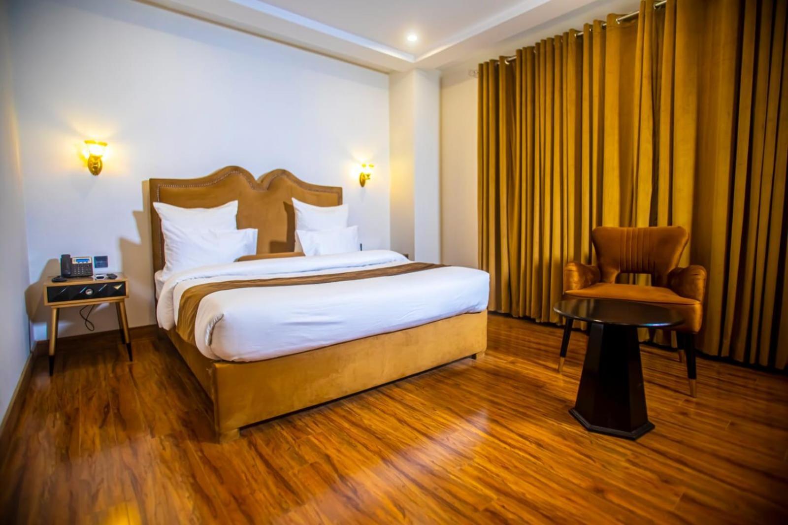 The Rich Hotel & Apartments Lahore Exterior photo